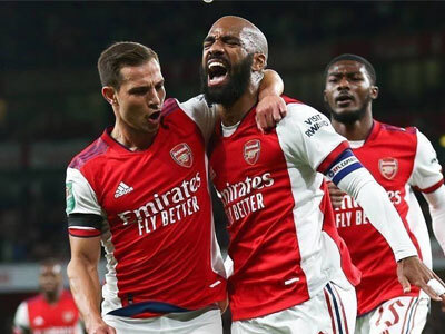 据西媒体报道，阿森纳提出更换拉卡塞和贝尔