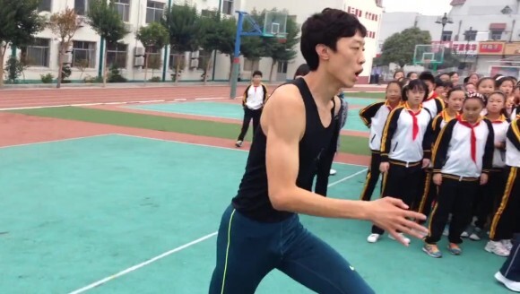 张国伟：不瞒你说 其实我是练跳高的