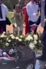随个礼，拉波尔特的儿子开着大劳参加老爹婚礼