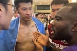 顾操赛后致歉阿奇姆彭文字版：我骂他，我种族歧视，我也不对
